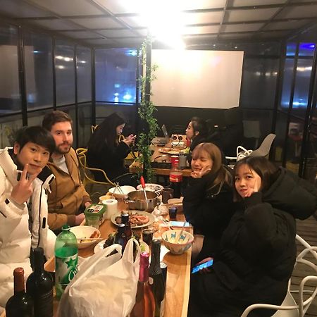 Fun Fun Stay Guesthouse Сеул Екстериор снимка