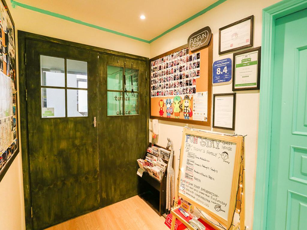 Fun Fun Stay Guesthouse Сеул Екстериор снимка