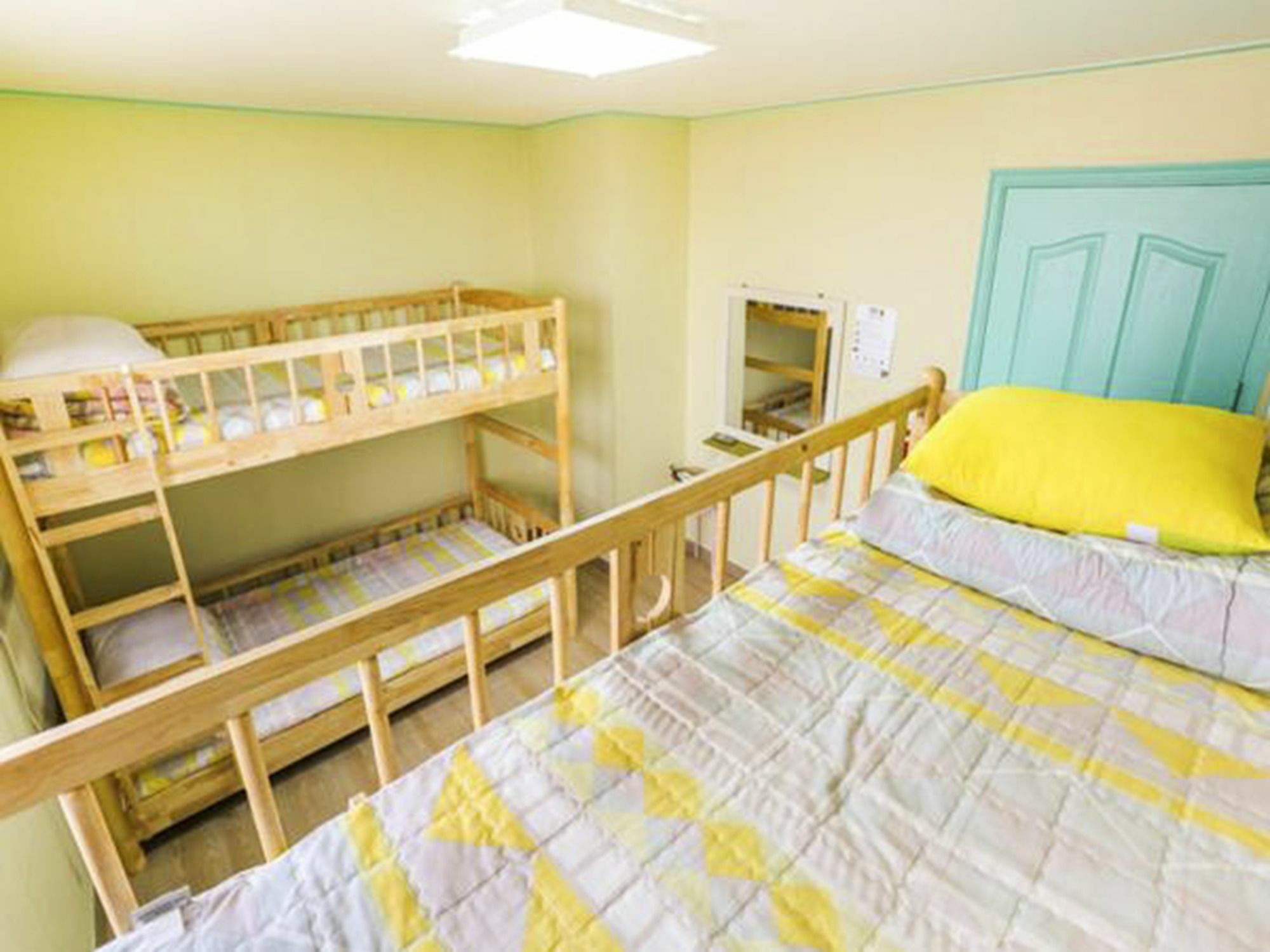 Fun Fun Stay Guesthouse Сеул Екстериор снимка